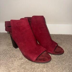 Kenneth Cole Reaction Burgundy Heeled Sandals